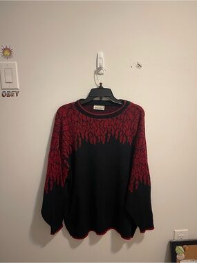 Cozy Black & Red Patterned Crewneck Sweater - Women